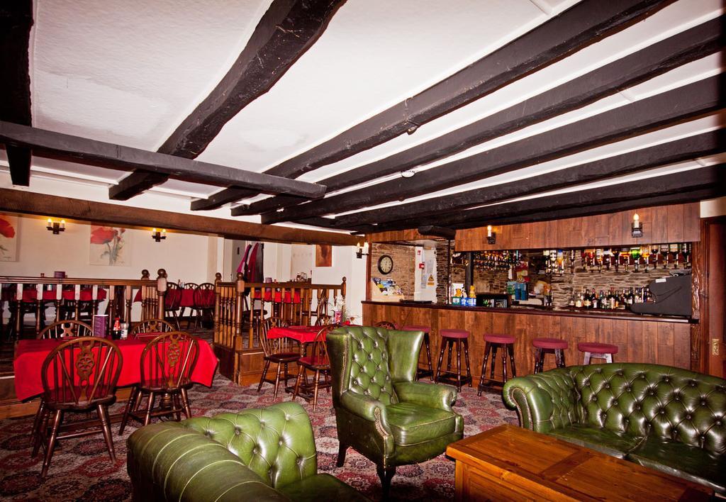The White Hart Hotel Menheniot 외부 사진